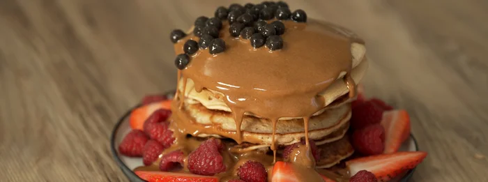 21 Protein-Pancake-Rezepte, die dich bis zum Mittagessen satt halten