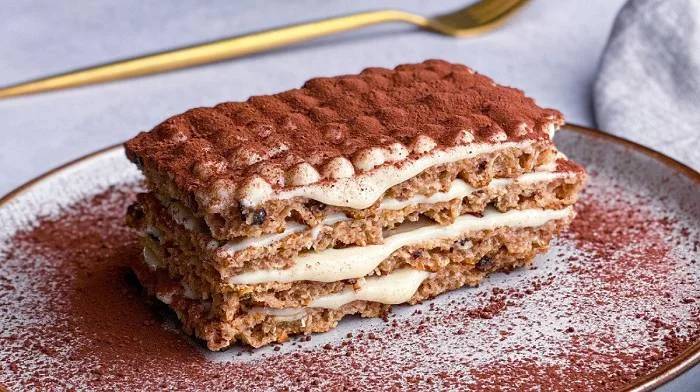 Proteinreiches Frühstücks-Tiramisu mit nur 5 Zutaten
