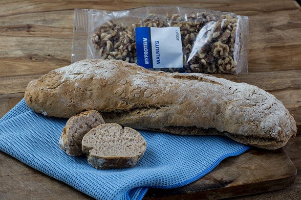 selbstgemachtes walnussbrot
