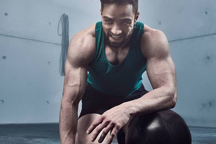 Bizeps Training: Die 5 besten Übungen für massivere Arme
