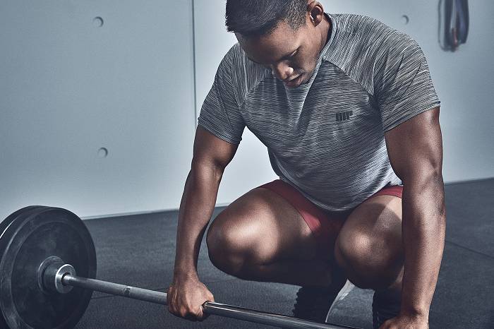 Stiff Leg Deadlift meistern | Form, Vorteile & beteiligte Muskulatur