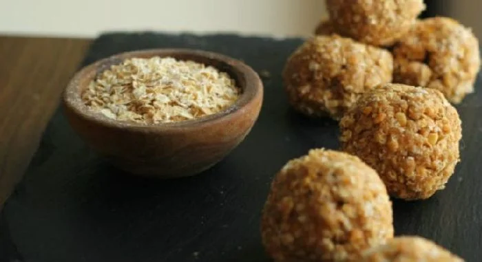8 leichte Rezepte für Protein-Bällchen | Protein- & Energiebällchen ohne Backen