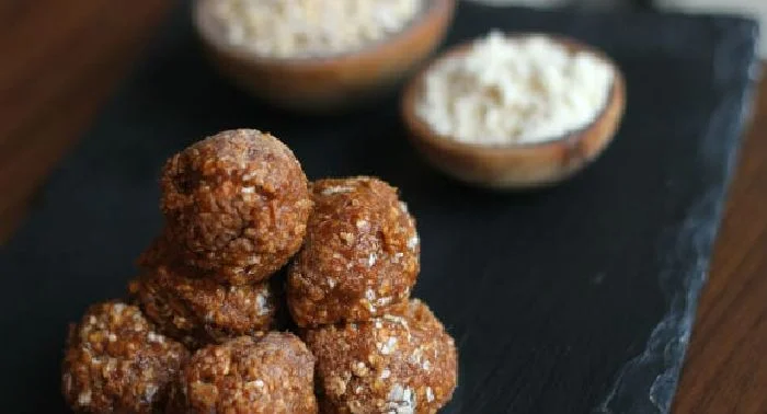 8 leichte Rezepte für Protein-Bällchen | Protein- & Energiebällchen ohne Backen