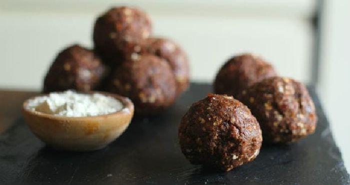 8 leichte Rezepte für Protein-Bällchen | Protein- & Energiebällchen ohne Backen
