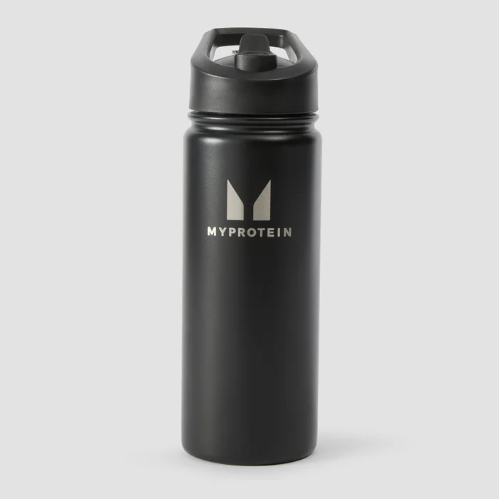 Myprotein Flip-Trinkhalmflasche aus recyceltem Metall, 500 ml – Schwarz
