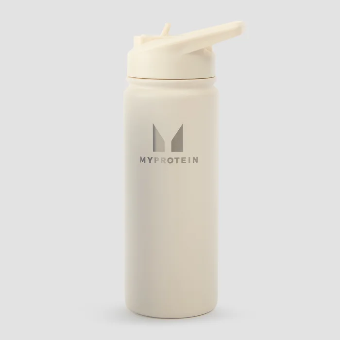 Myprotein Flip-Trinkhalm-Flasche aus recyceltem Metall, 500 ml – Naturcreme